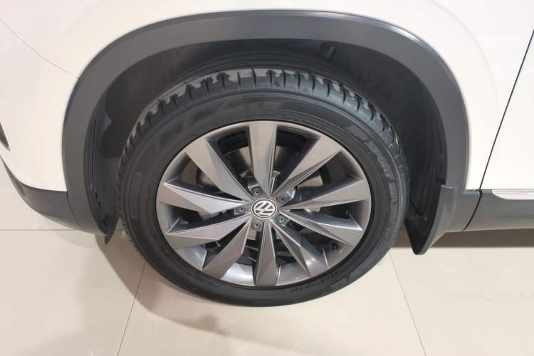 Used Volkswagen Tayron 2020 330TSI Two-Wheel Drive Luxury Smart Connectivity Version Left Front Wheel Hub