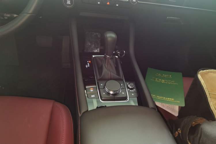 Used Mazda Mazda 3 Axela 2022 2.0L Automatic ZhiZun Obsidian Edition
