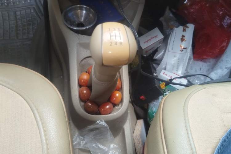 Used Nissan Livina 2013 1.6XE Manual Comfort Edition Gear Lever