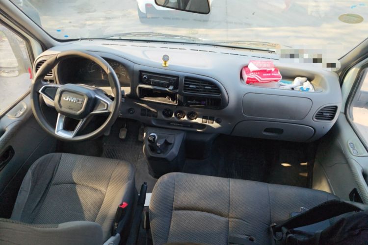 Used JMC Transit 2017 2.8T Commercial Version Short Wheelbase Mid-Roof 6/7/8-Seater JX493 Center Console