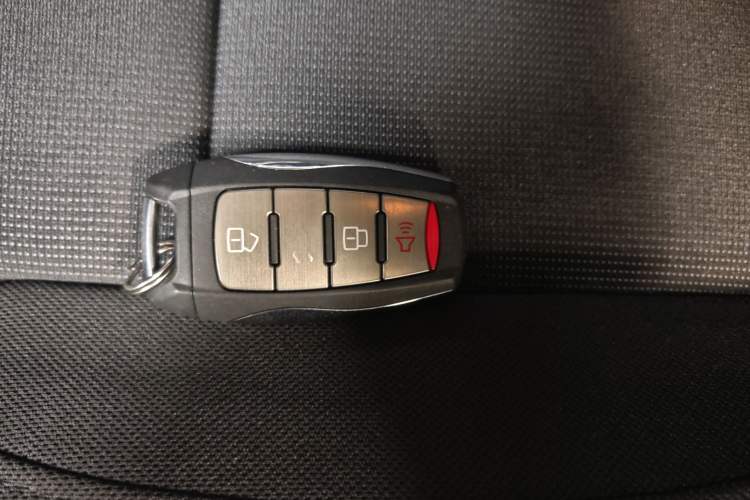 Used Haval H9 2015 2.0T Four-Wheel Drive Standard Model 7 Seats