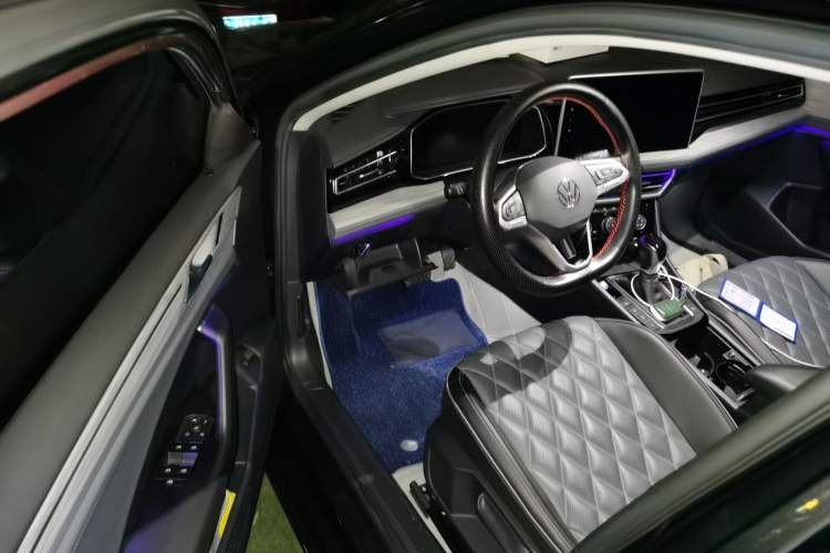 Used Volkswagen Sagitar 2023 300TSI DSG Excellence Edition Driver Seat