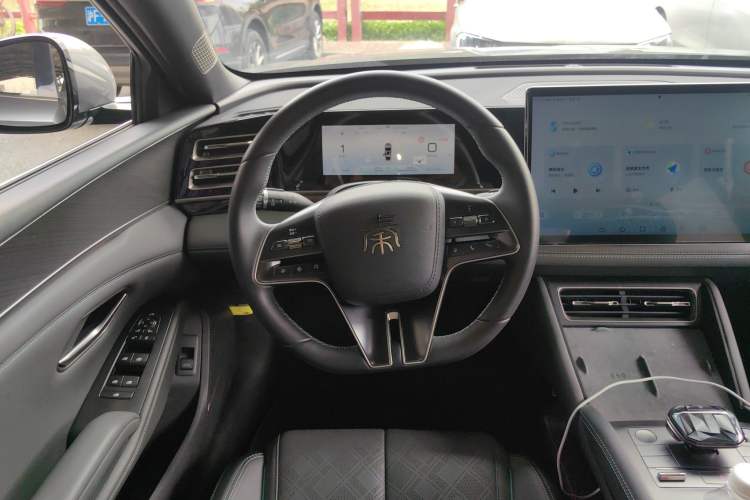 Used BYD Qin L 2024 DM-i 120KM Excellence Model
