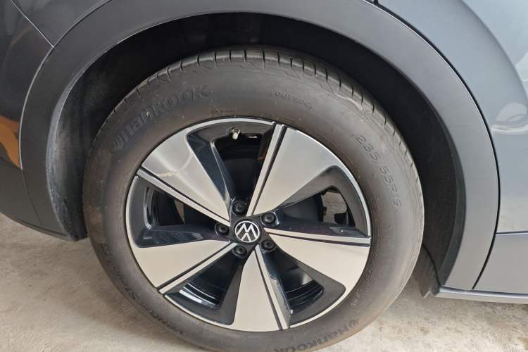 Used Volkswagen ID.4 X 2025 Smart Version Pure & Intelligent Enjoyment Edition Exterior 5