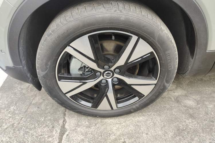 Used Volvo XC40 New Energy 2022 Long-Range PRO Version Left Front Wheel Hub