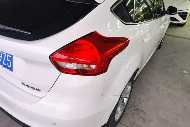 Used Ford Focus 2017 Hatchback 1.6L Automatic Comfort Plus SmartDrive Edition Right Rear Taillight