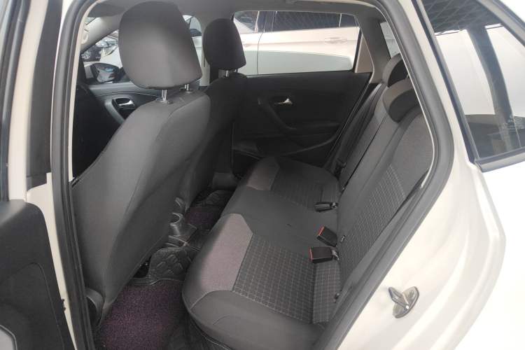 Used Volkswagen Polo 2016 1.6L Automatic Comfort Model