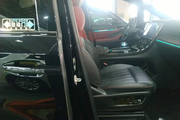 Used GAC Trumpchi M8 2023 Zongshi Series Dual-Motor YuZun Edition Right Front Seat