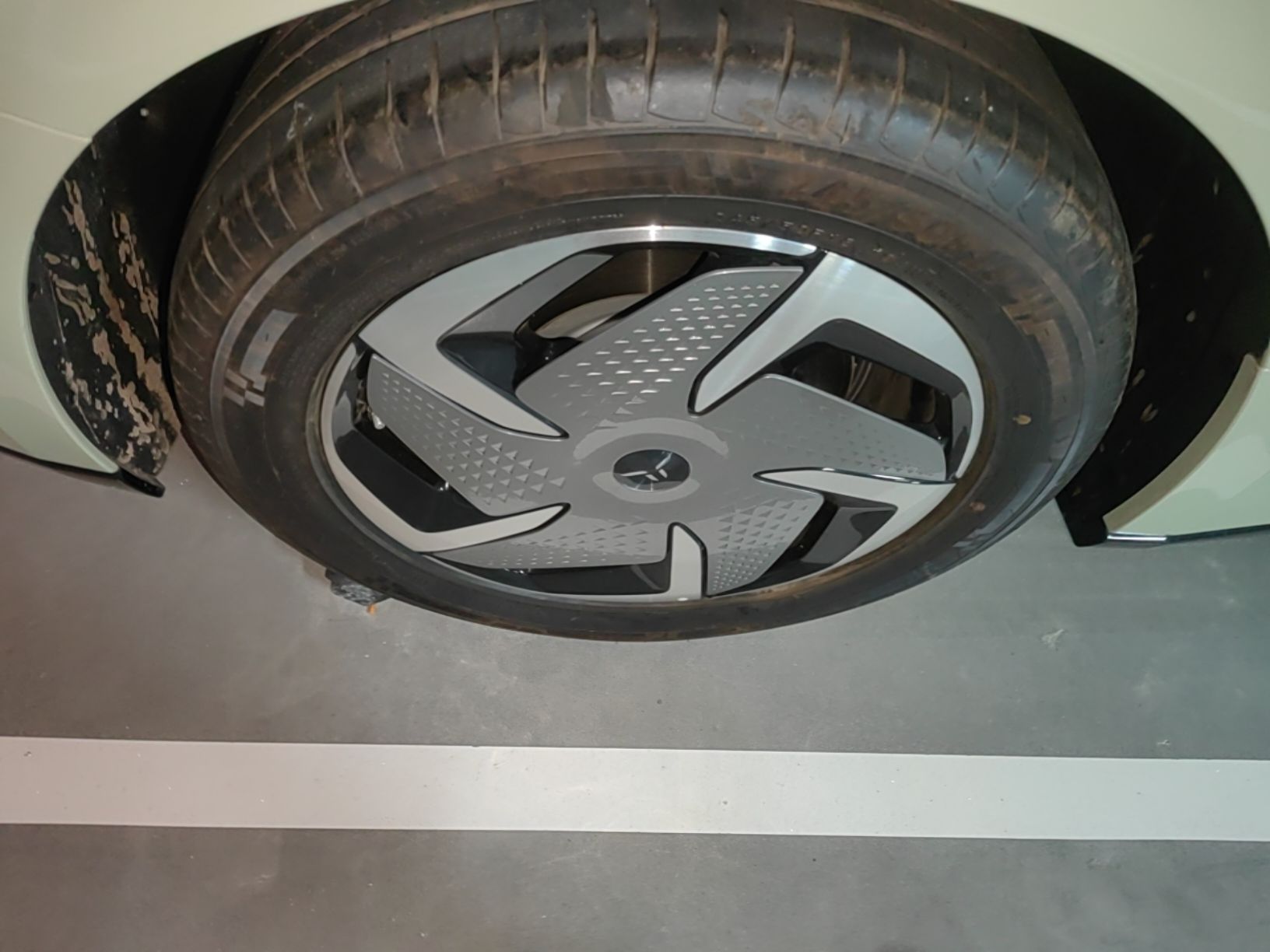 Hongqi EH7 2025 690 Smart Selection Edition — снимка 11