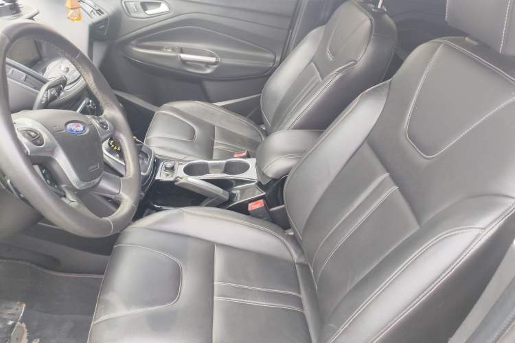 Used Ford Kuga 2015 2.0L GTDi Four-Wheel-Drive Sport Model Left Front Seat