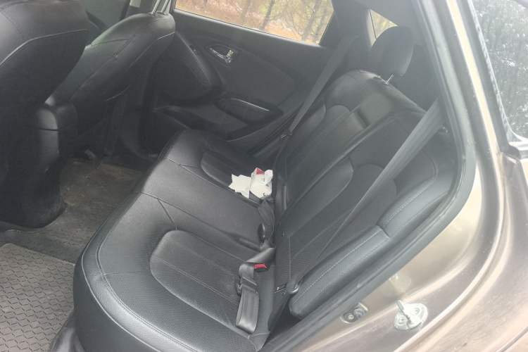 Used Hyundai ix35 2013 2.0L Automatic Two-Wheel Drive Smart GLS China IV Standard
