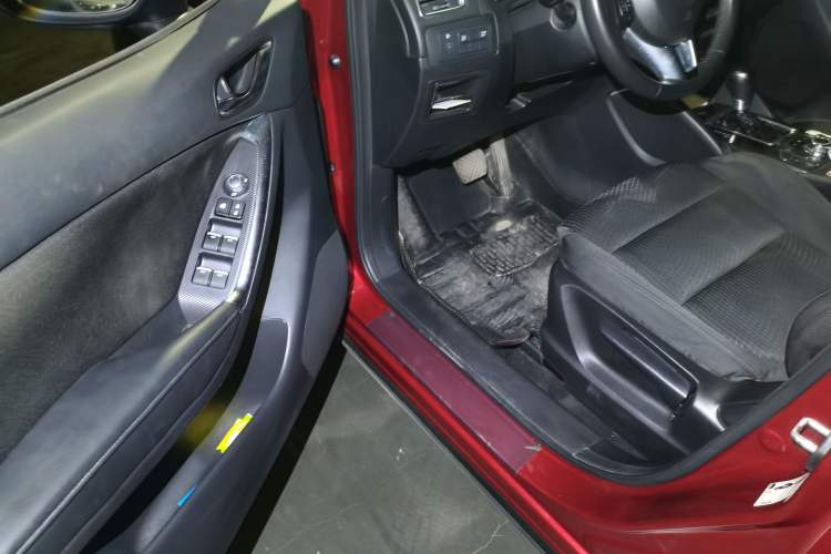 Used Mazda CX-5 2015 2.0L Automatic Two-Wheel Drive Urban Version