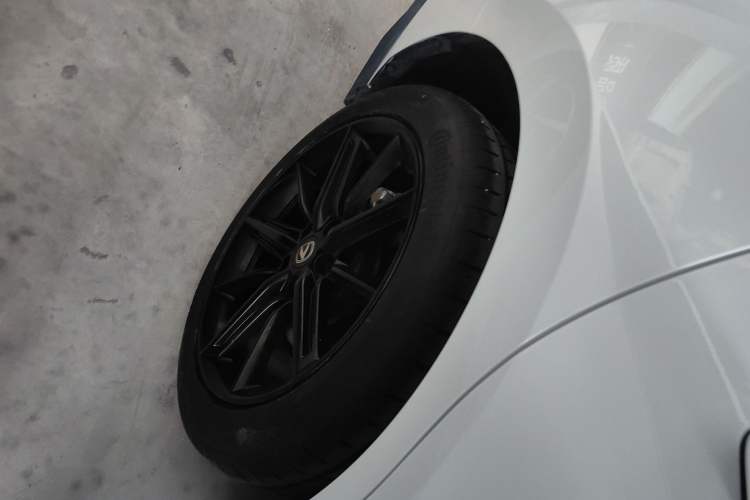 Used Changan UNI-V 2023 1.5T Prestige Model