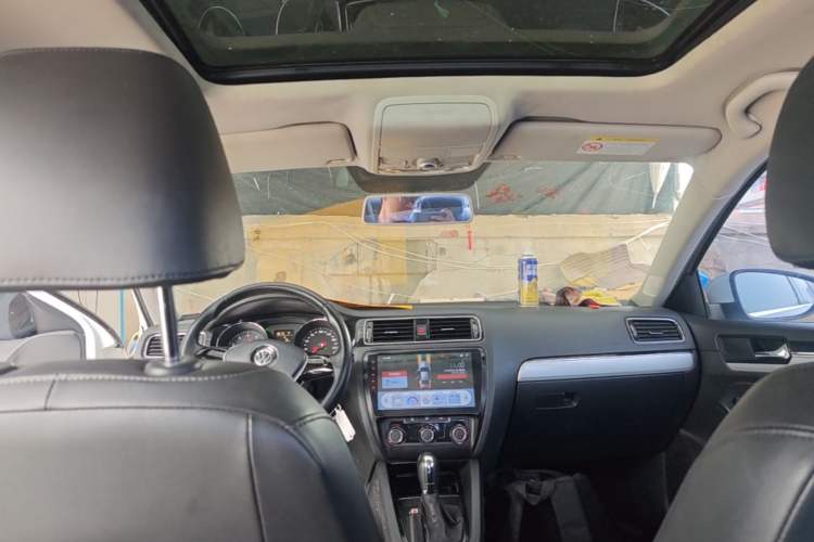 Used Volkswagen Sagitar 2015 1.6L Automatic Comfort Model