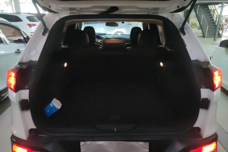 Used Jeep Cherokee 2017 2.4L Leading Smart Edition
