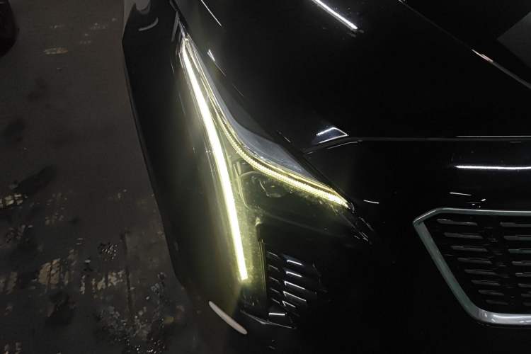 Used Cadillac XT4 2021 28T Two-Wheel Drive Leading Version Right Front Headlight