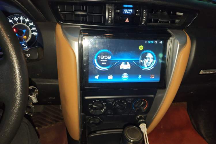 Used Toyota Fortuner 2016 2.7L Middle East Version Audio And AC Panel