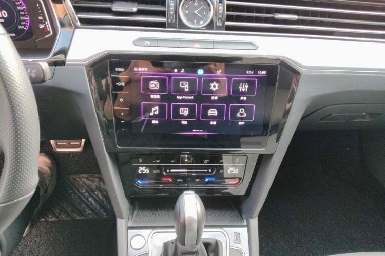 Used Volkswagen Magotan 2023 2 Million Units Commemorative Edition 330TSI DSG Luxury Version