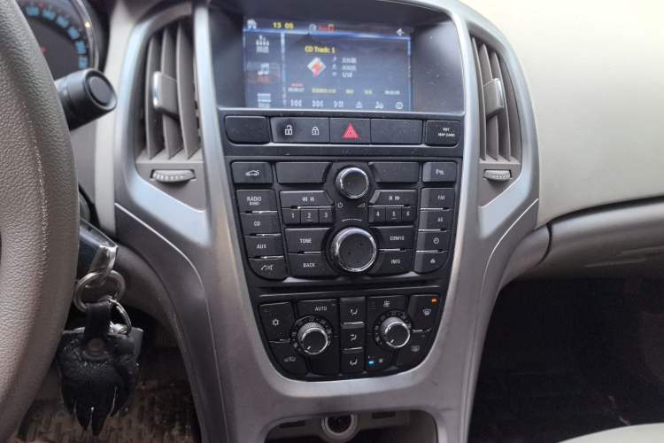 Used Buick GT 2013 GT 1.6L Manual Entry-Level Model Audio And AC Panel