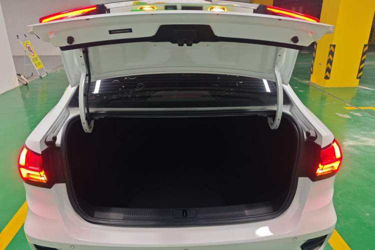 Used Roewe i5 2021 Revised Version 1.5L CVT Diamond Edition