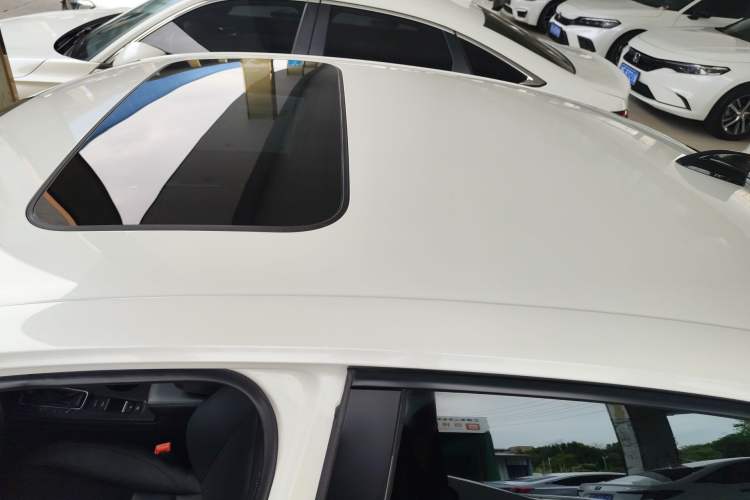 Used Honda Civic 2022 240TURBO CVT Dynamic Edition Roof