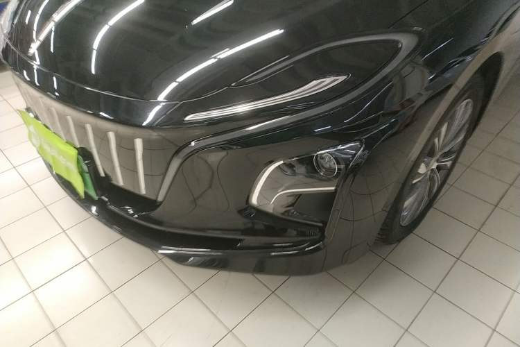 Used Hongqi E-QM5 2024 450km Range Commuter Version
