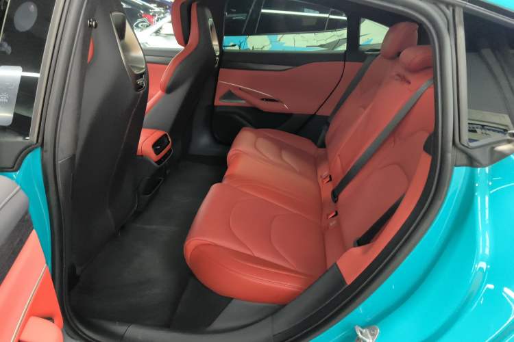 Used Xiaomi Auto SU7 2024 Four-Wheel Drive Ultra-Long Range Advanced Intelligent Driving Max Edition Left Rear Seat