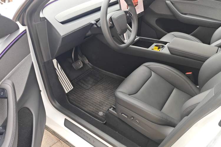 Used Tesla Model Y 2026 Rear-Drive Model
