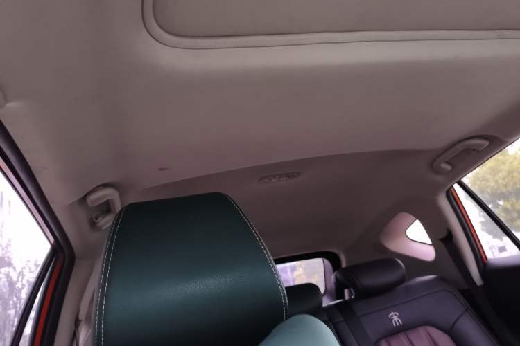 Used BYD Song New Energy 2017 Song DM 1.5TID All-Wheel Drive Luxury Model Headliner