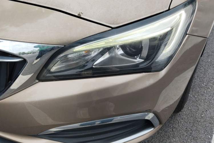 Used Buick Verano 2018 Sedan 15S Automatic Leading Model Left Front Headlight