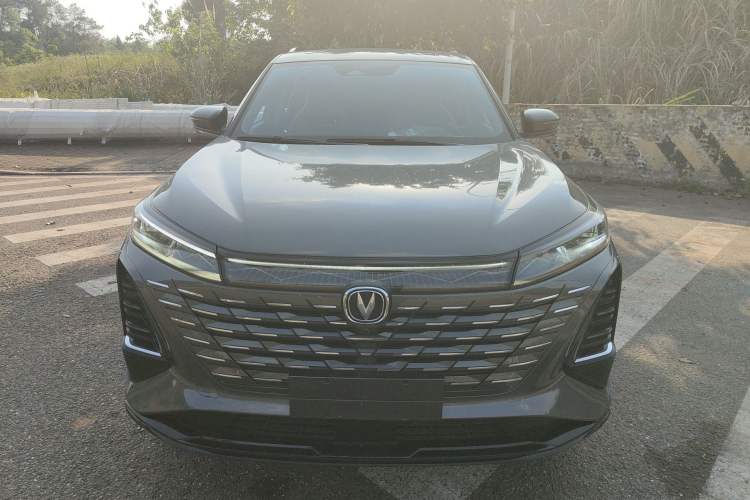 Used CHANGAN CS75 PLUS 2024 3rd Generation Champion Edition 1.5T Intelligent Drive Dynamic Model Front