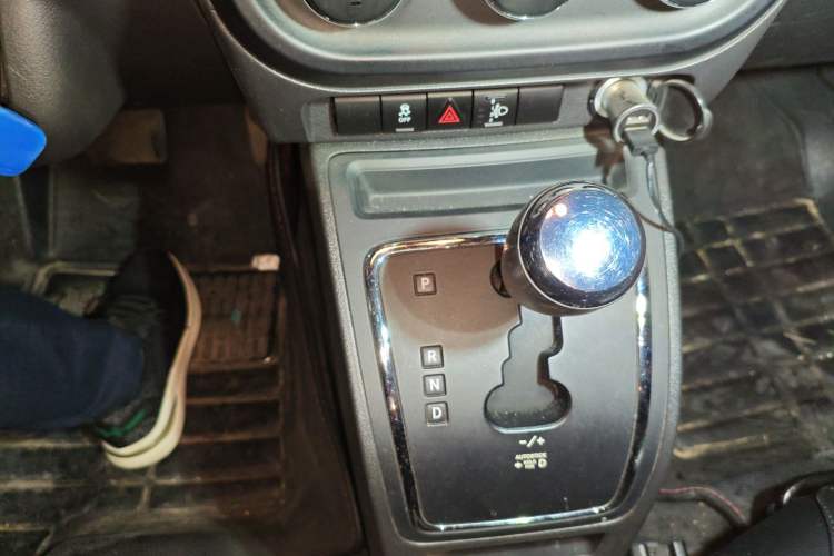 Used Jeep Compass 2012 2.0L two-wheel drive sport version