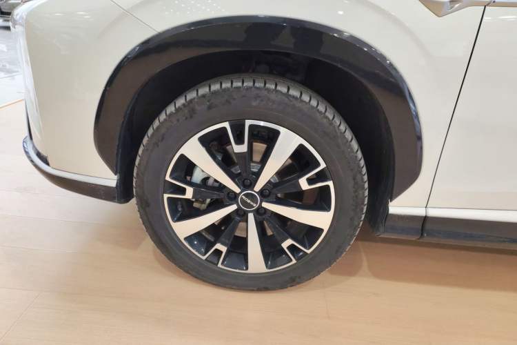 Used Roewe D5X DMH 2024 135 Tech Edition