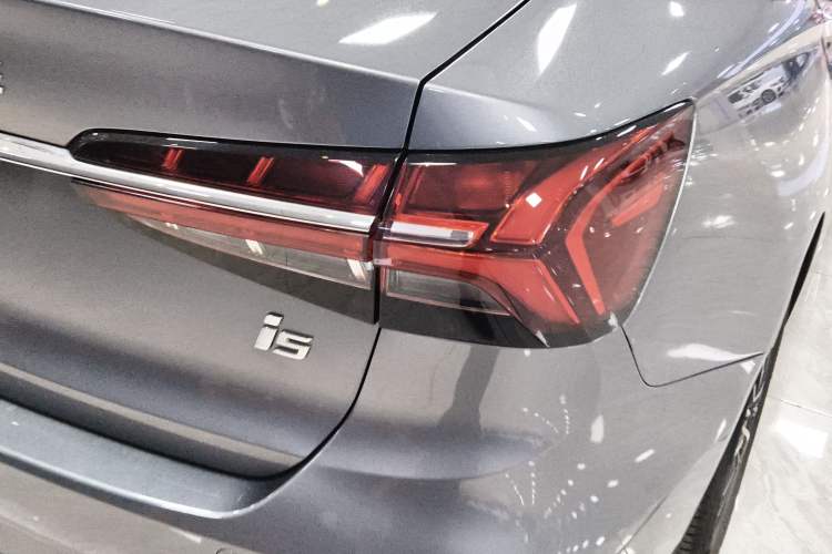 Used Roewe i5 2021 1.5L CVT Diamond Edition