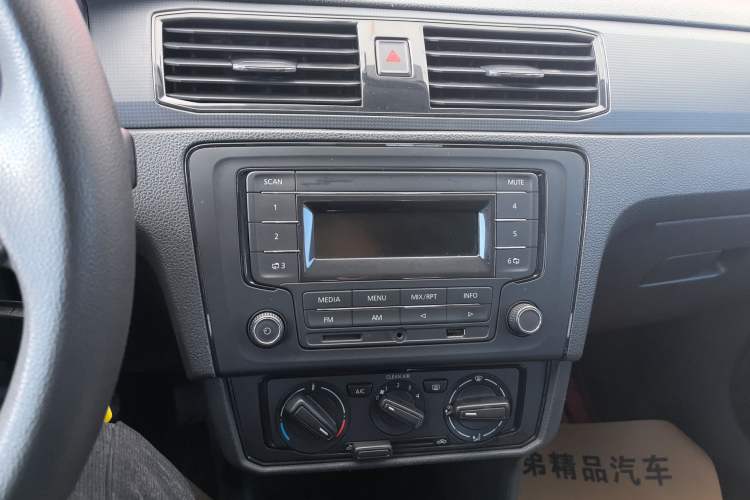 Used Volkswagen Santana 2019 1.5L Manual Fashion Edition China VI Standard
