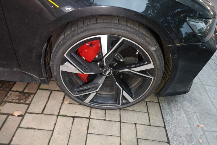 Used Audi RS 6 2021 RS 6 4.0T Avant Prestige Edition Right Front Wheel Hub