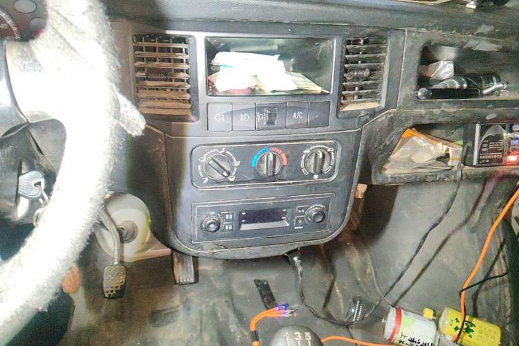 Used Wuling Zhiguang 2020 1.2L Van Utility Model China VI Emission Standard 2 Seats LSI