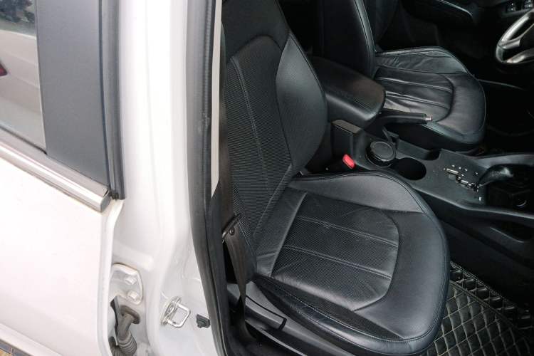 Used Hyundai ix35 2015 2.0L Automatic 2WD Smart Type China IV
