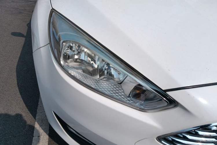 Used Ford Focus 2018 Sedan Classic 1.6L Automatic Trendy SmartDrive Edition