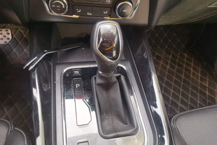 Used Dongfeng Fengon S560 2018 1.8L CVT Elite Model 5 Seats
