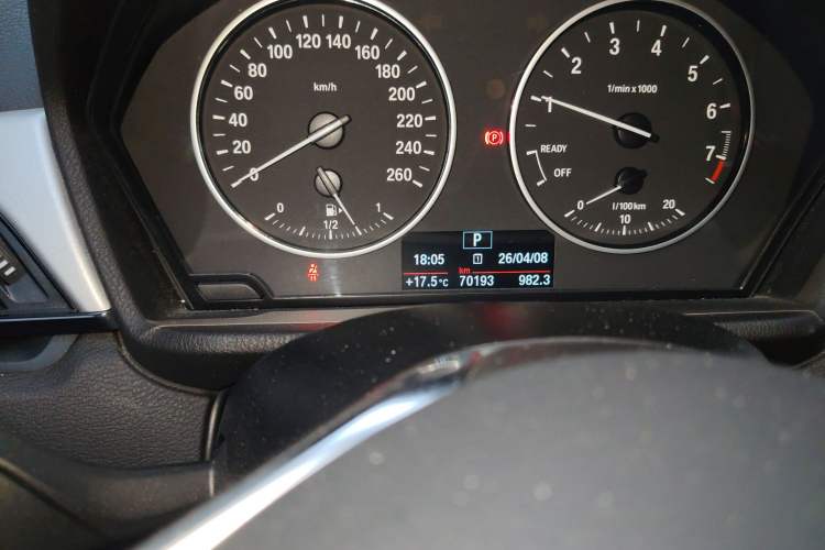 Used BMW X1 2016 sDrive18Li Premium Edition Odometer Close Up