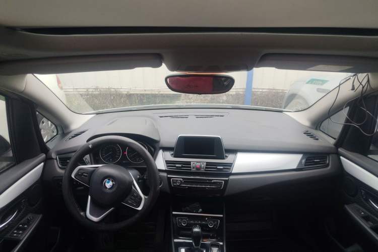 Used BMW 2 Series Gran Tourer 2015 218i Leading Model Center Console