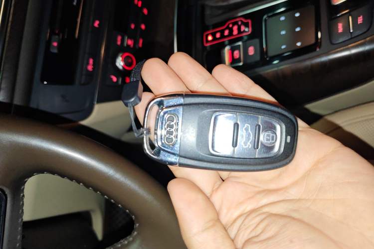 Used Audi A6L 2012 35 FSI quattro Luxury Model Vehicle Key