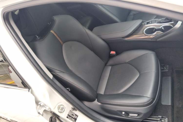 Used Toyota Camry 2019 2.0G Luxury Edition China VI Standard
