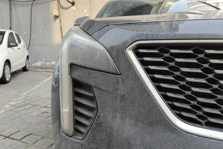 Used Cadillac XT4 2018 28T Two-Wheel-Drive Luxury Model