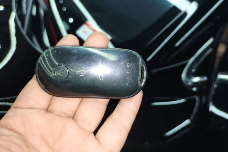 Used Hima AITO M7 2024 1.5T Rear-Drive Plus Version 5 Seats Vehicle Key