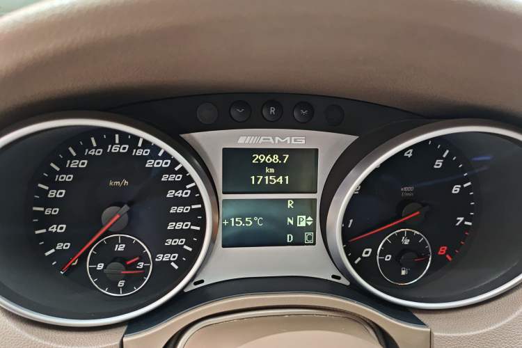 Used Mercedes-Benz M-Class AMG 2011 AMG ML 63 Odometer Close Up