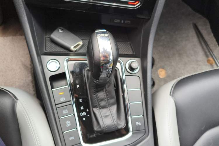 Used Volkswagen Bora 2023 280TSI DSG Prestige Edition Gear Lever