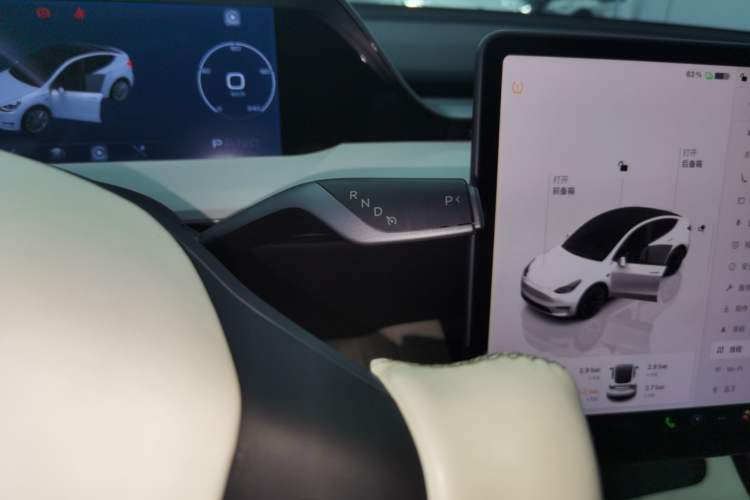 Used Tesla Model Y 2023 Long-Range All-Wheel-Drive Version
