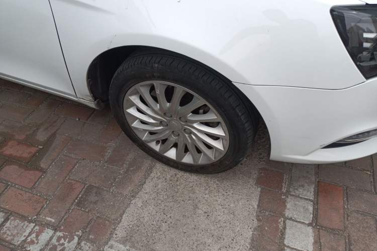 Used Geely Auto Emgrand New Energy 2017 EV300 Prestige Model Right Front Wheel Hub